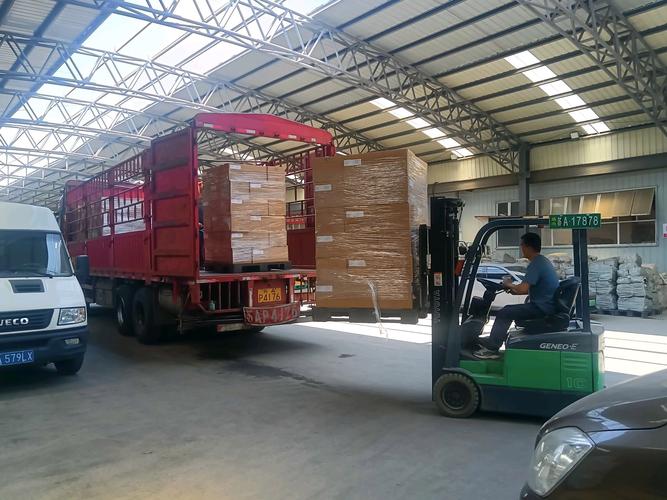 公司貨運(yùn)員貨運(yùn)公司職員