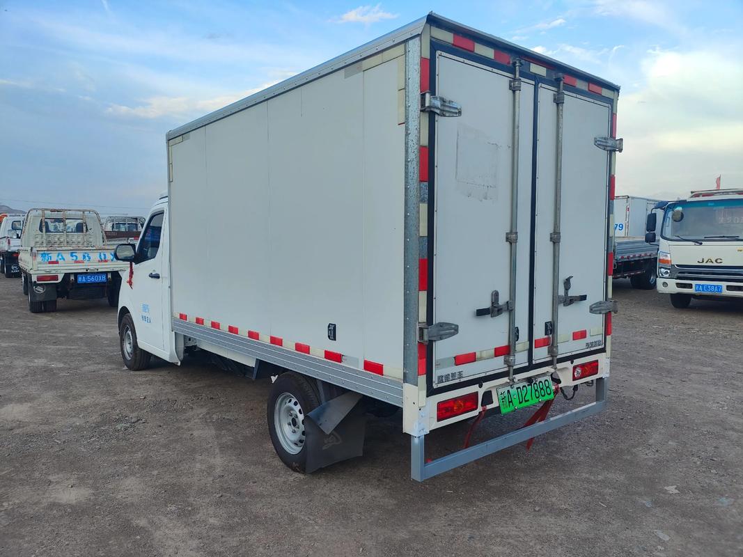 倉(cāng)庫(kù)貨運(yùn)電車倉(cāng)庫(kù)貨運(yùn)電車圖片