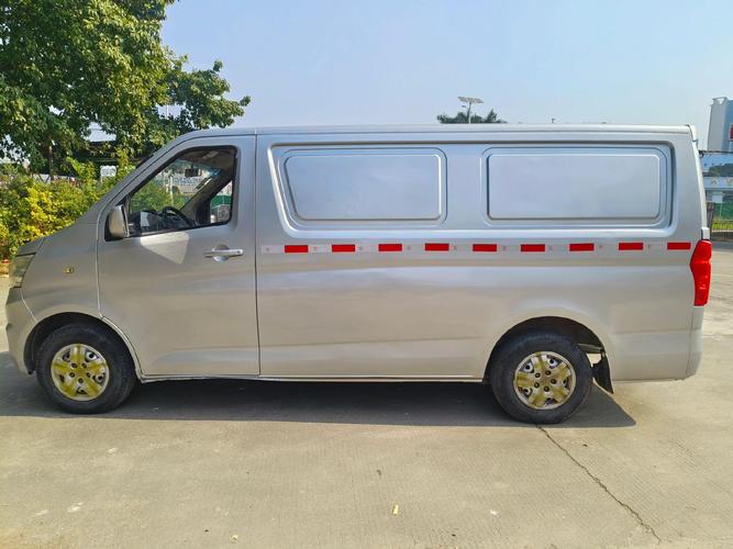 面包貨運(yùn)長(zhǎng)安長(zhǎng)安面包貨運(yùn)車